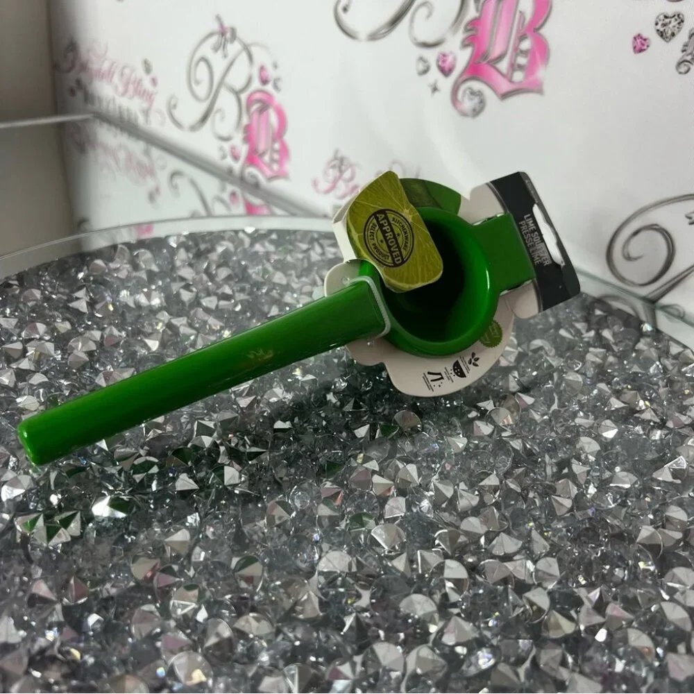 Citrus squeezer press metal Green lime 🍋‍🟩 squeezer juicer kitchen bar tool